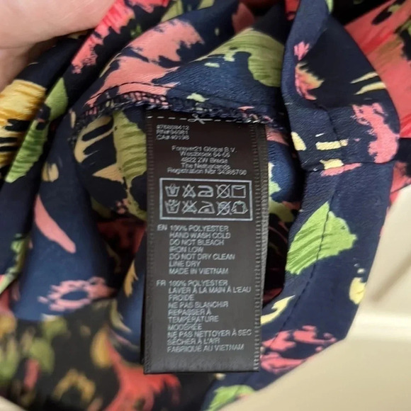 Forever 21 XXI Short Sleeve Cropped Floral Blouse with back cut-out size Small - Picture 8 of 8